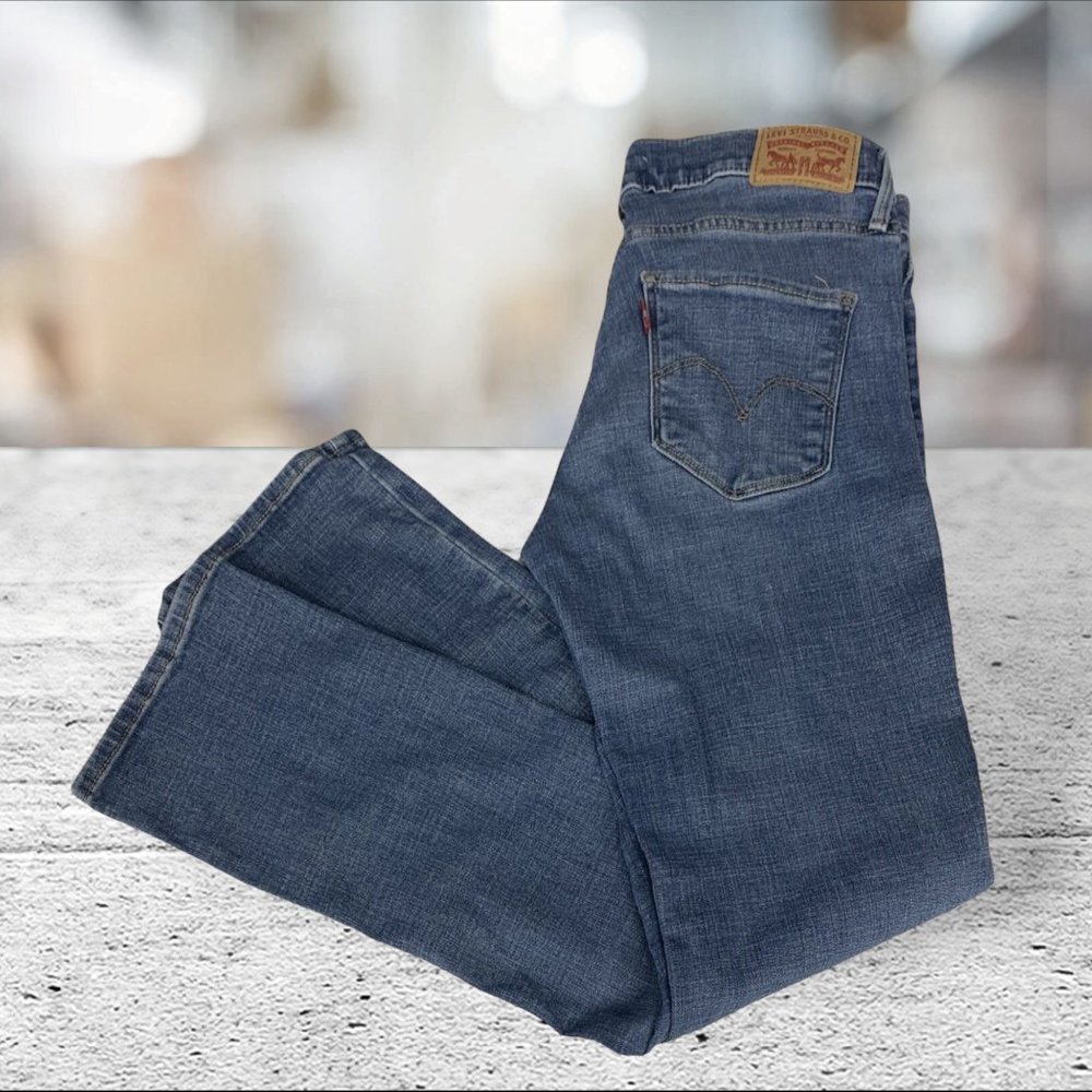 Levis Red Tab 514 Shaping Straight Fit Med Wash Stretch Jeans 27 (28” X 29.5”)